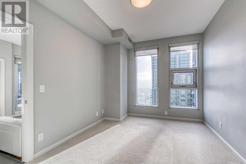 211 13 AVENUE SOUTHEAST Image 12