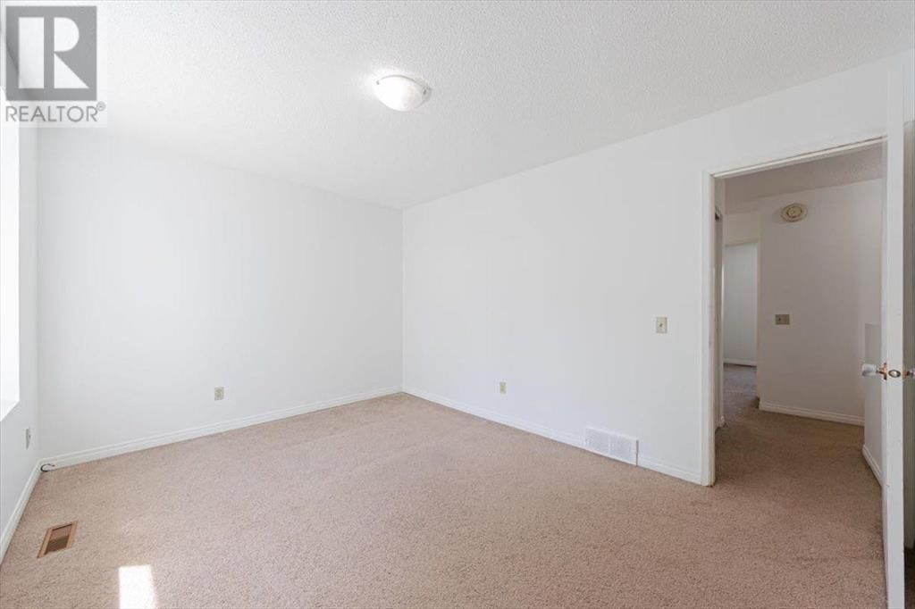 4810 40 AVENUE SOUTHWEST Image 26