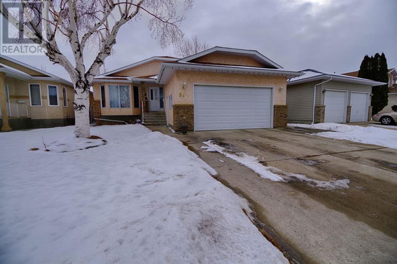 39 Cougar Road N Lethbridge, Alberta