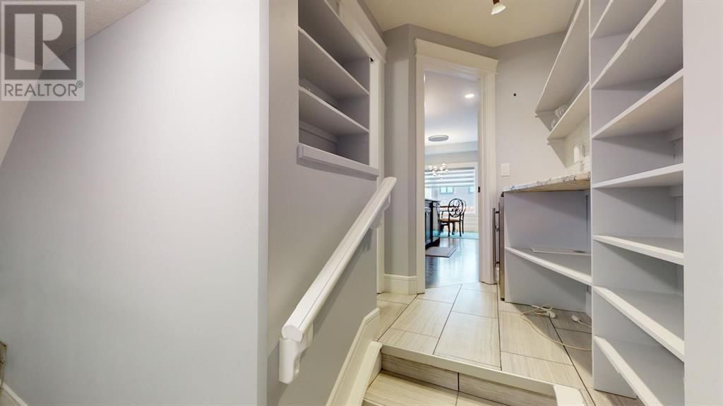 135 AIRMONT COURT Image 16