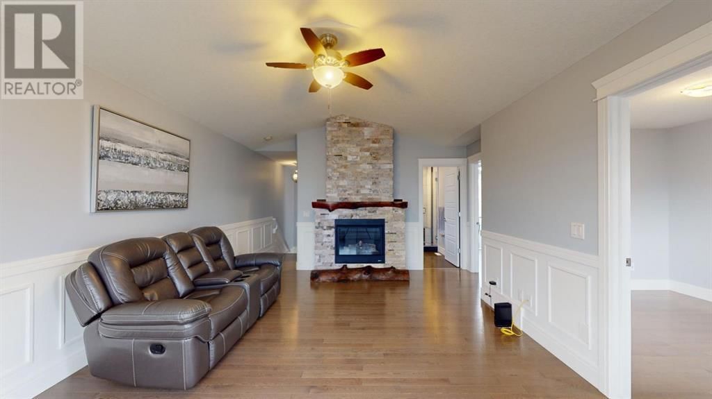135 AIRMONT COURT Image 32