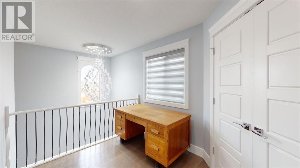 135 AIRMONT COURT Image 43