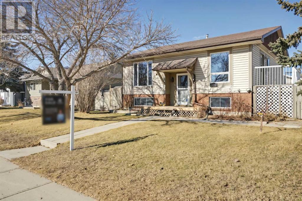 1852 Meadowbrook Drive Se Airdrie, Alberta