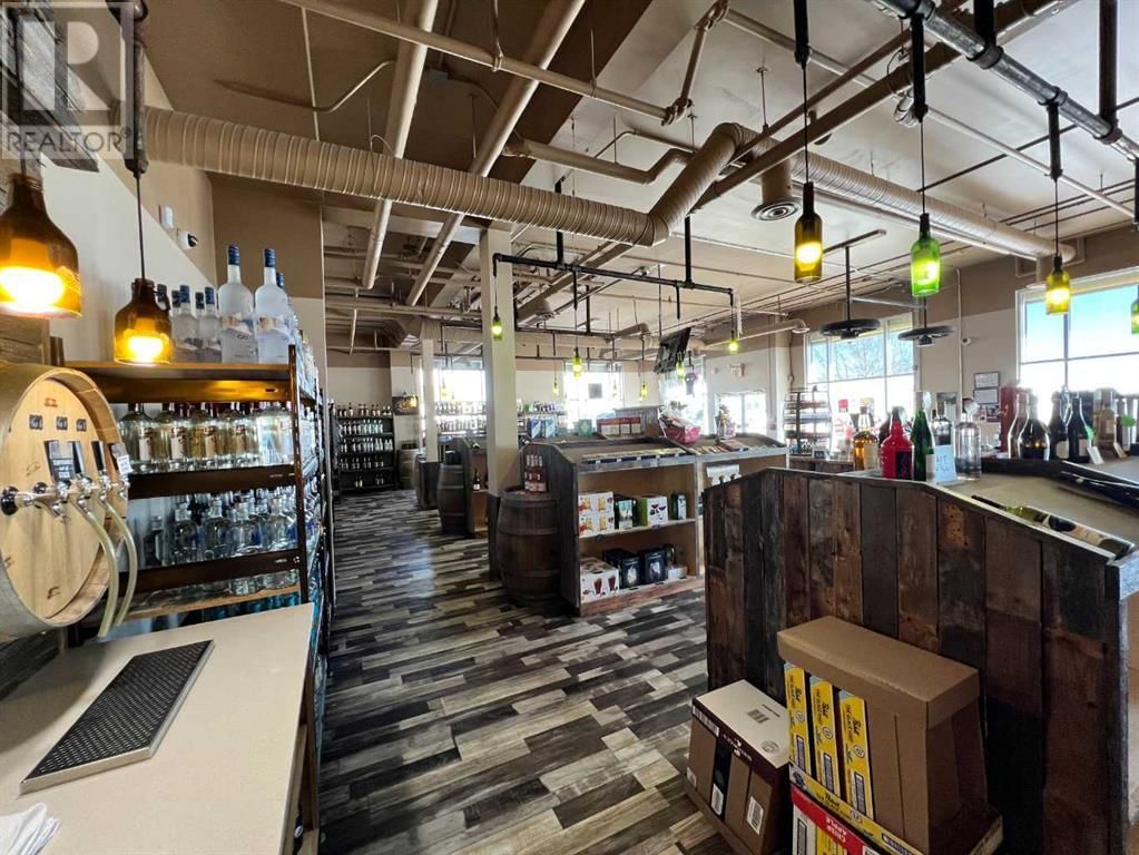 1010 RAILWAY STREET Image 3