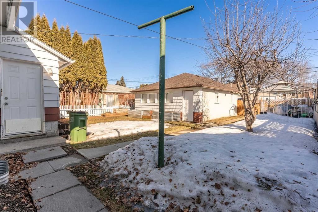 12327 95 Street Nw Edmonton, Alberta