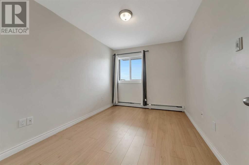 5101 18 STREET Image 17