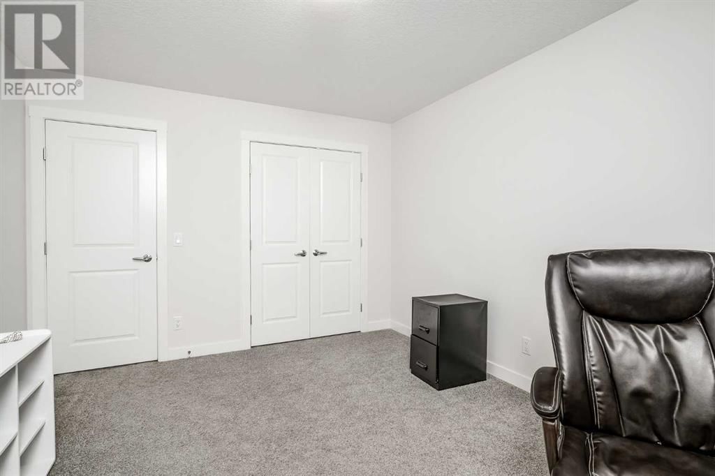 225 SAGE BLUFF RISE NORTHWEST Image 28