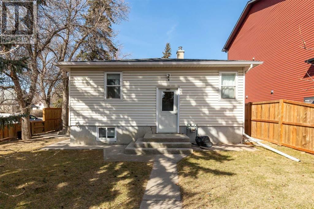 2003 2 Avenue North Lethbridge, Alberta