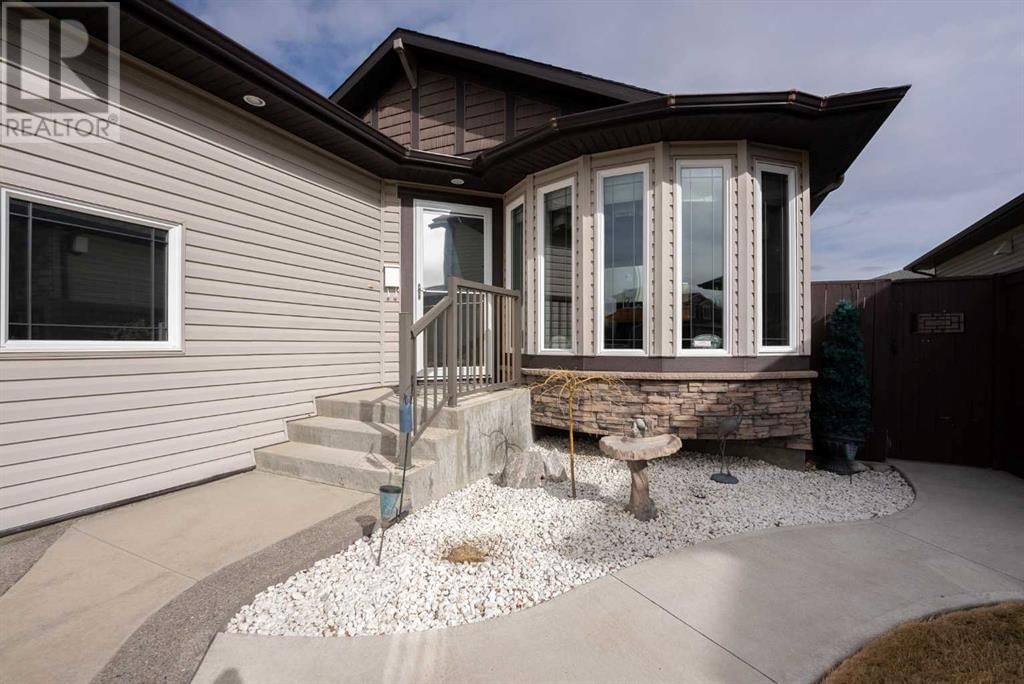 252 Riverpark Boulevard West Lethbridge, Alberta