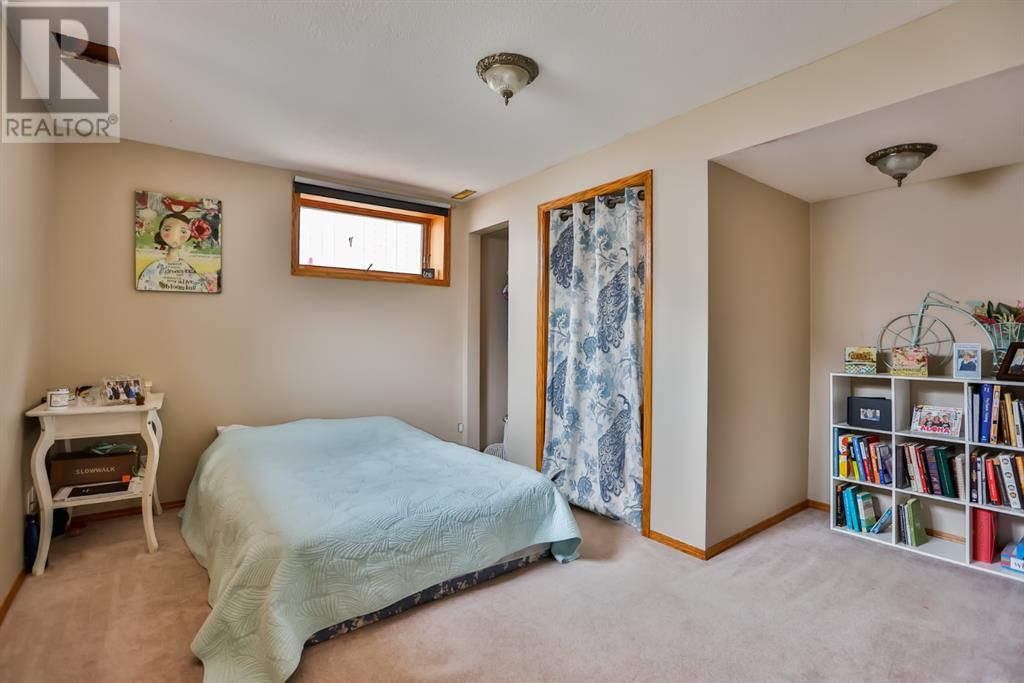 383 Fairmont Boulevard South Lethbridge, Alberta