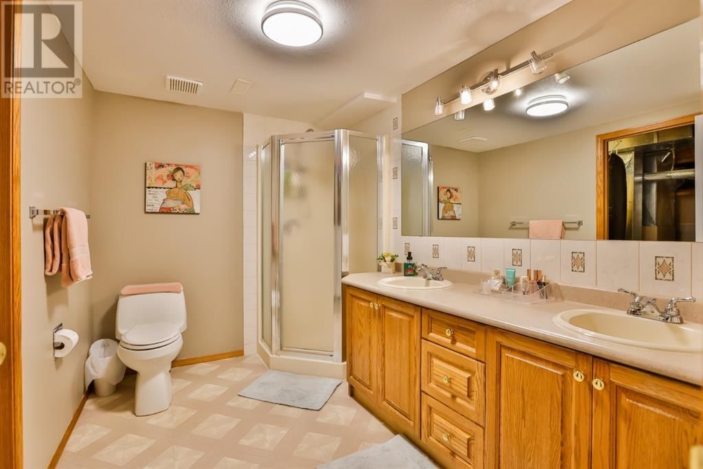 383 Fairmont Boulevard South Lethbridge, Alberta