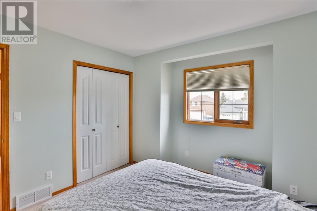 383 Fairmont Boulevard South Lethbridge, Alberta