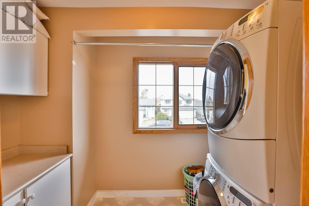 383 Fairmont Boulevard South Lethbridge, Alberta