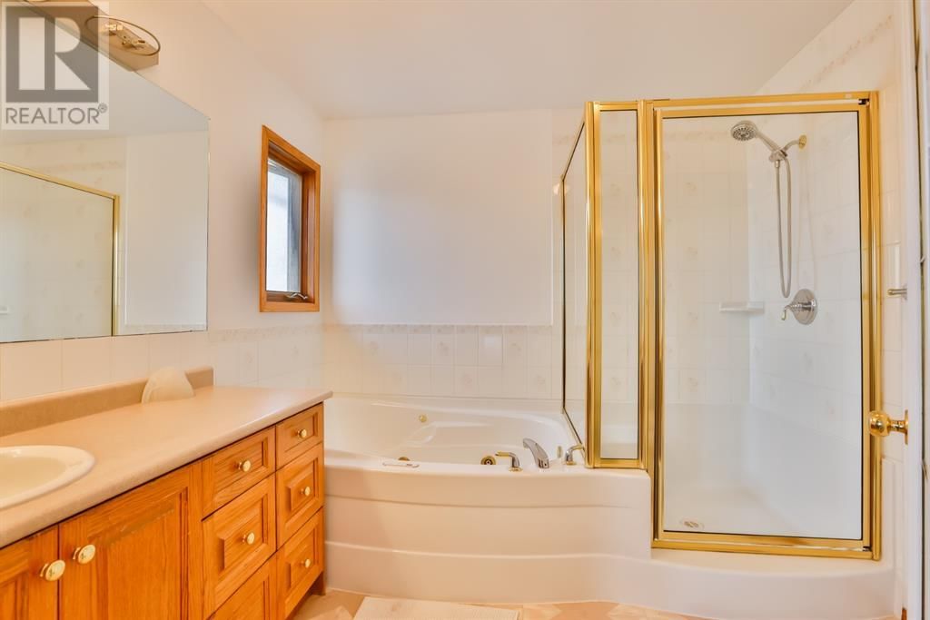 383 Fairmont Boulevard South Lethbridge, Alberta