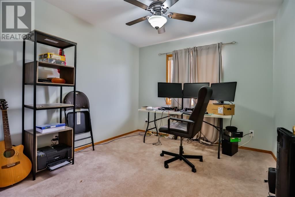 383 Fairmont Boulevard South Lethbridge, Alberta
