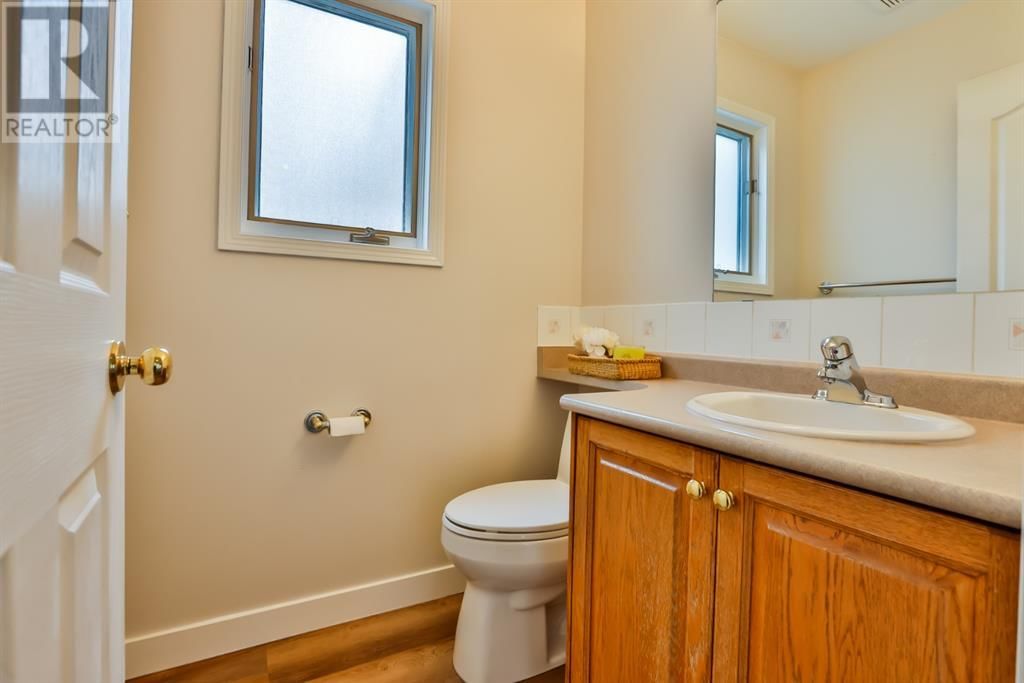 383 Fairmont Boulevard South Lethbridge, Alberta
