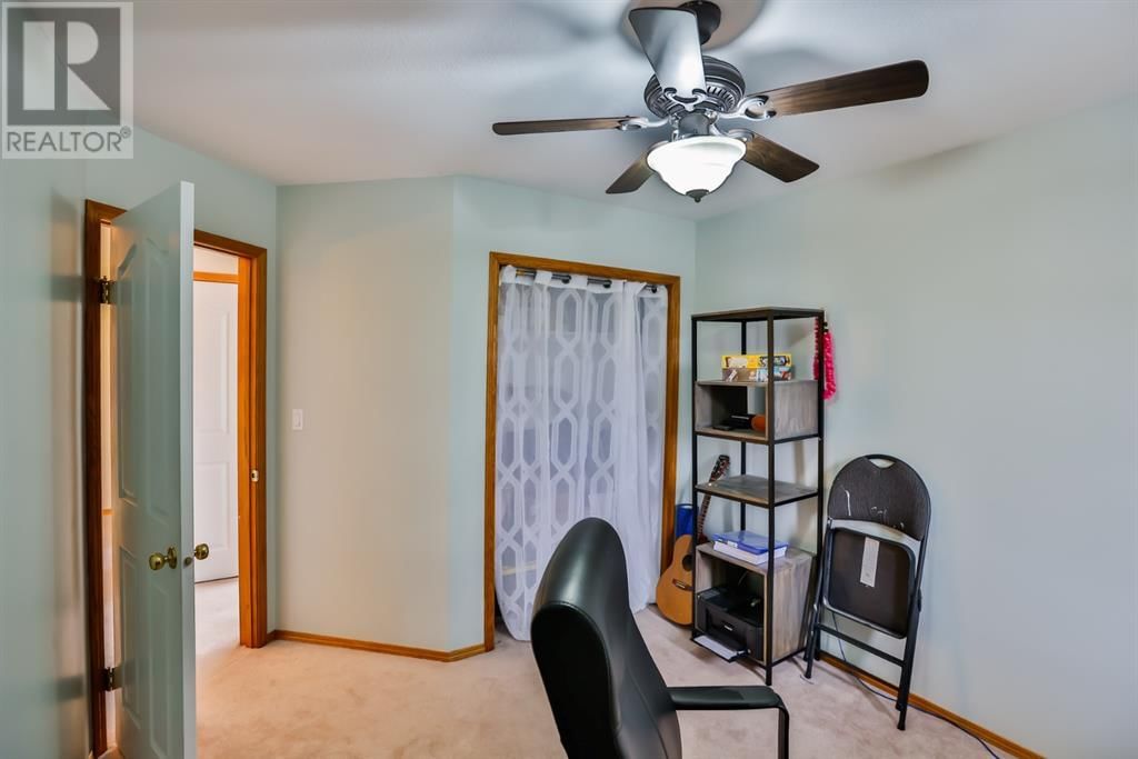 383 Fairmont Boulevard South Lethbridge, Alberta