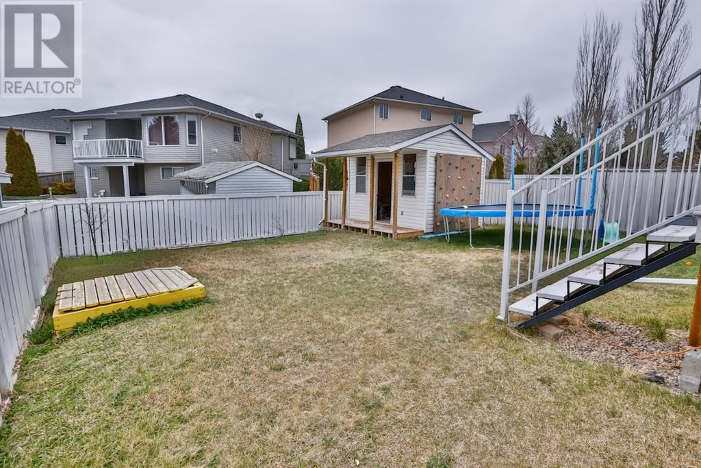 383 Fairmont Boulevard South Lethbridge, Alberta
