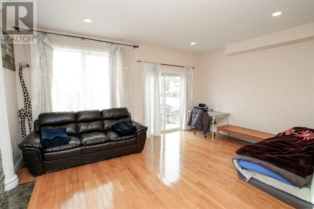 5140 51 STREET Image 3