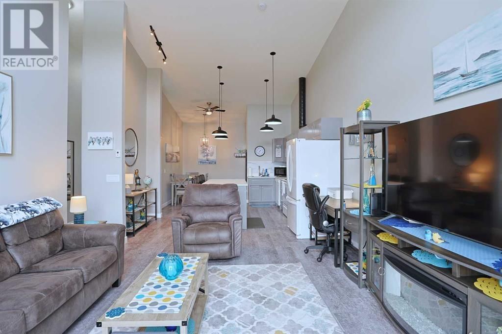 606 LAKESIDE BOULEVARD Image 3