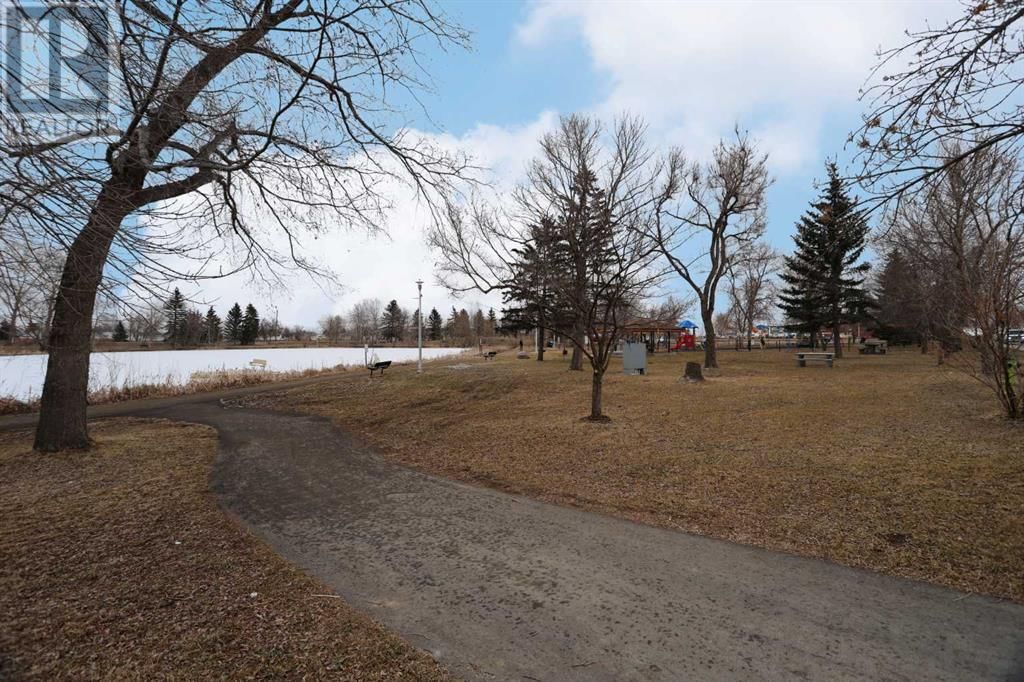 606 LAKESIDE BOULEVARD Image 34