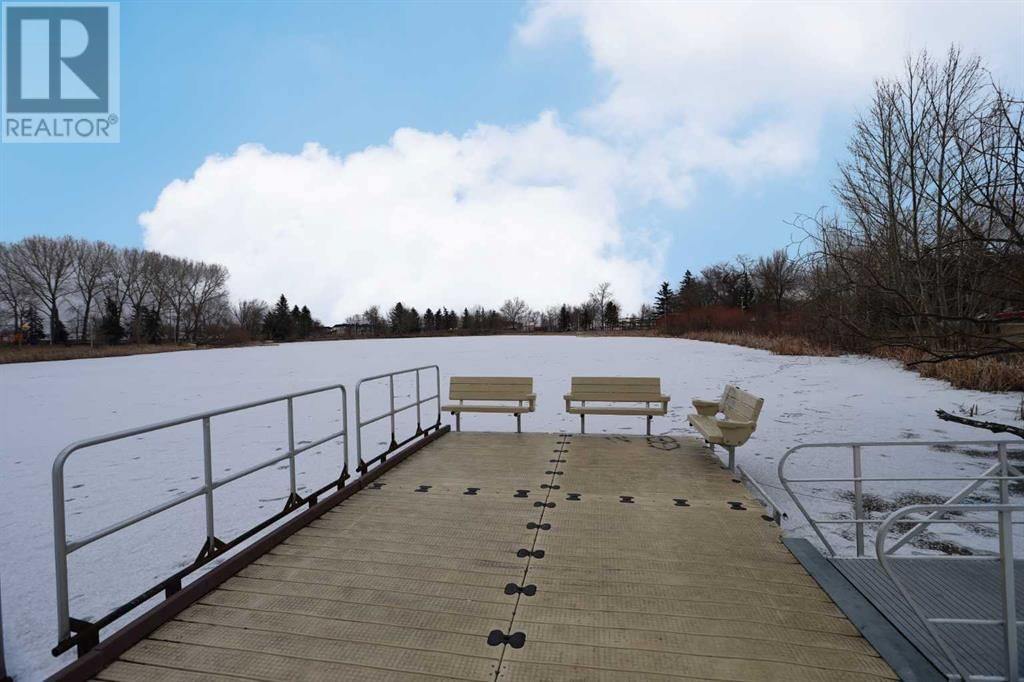 606 LAKESIDE BOULEVARD Image 36