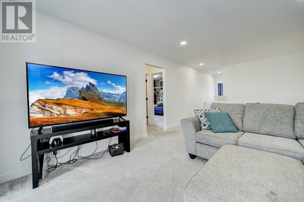 1170 PACIFIC CIRCLE WEST Image 15