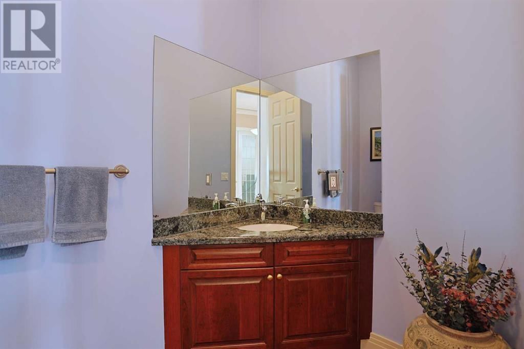 74 HAMPTONS MANOR NORTHWEST Image 21