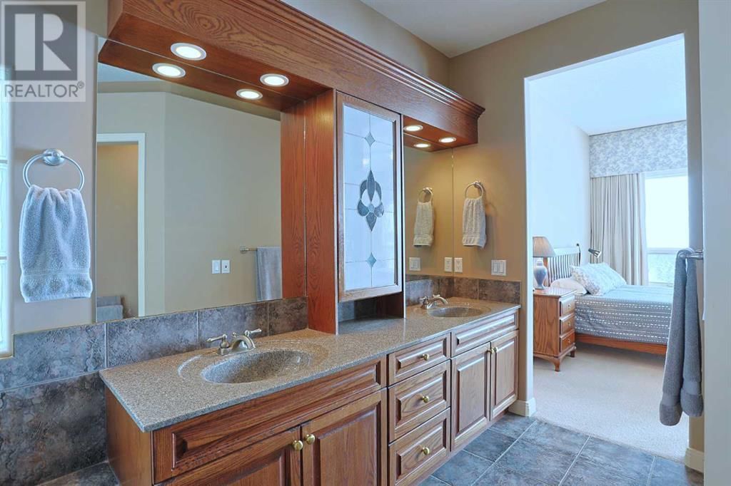 74 HAMPTONS MANOR NORTHWEST Image 28
