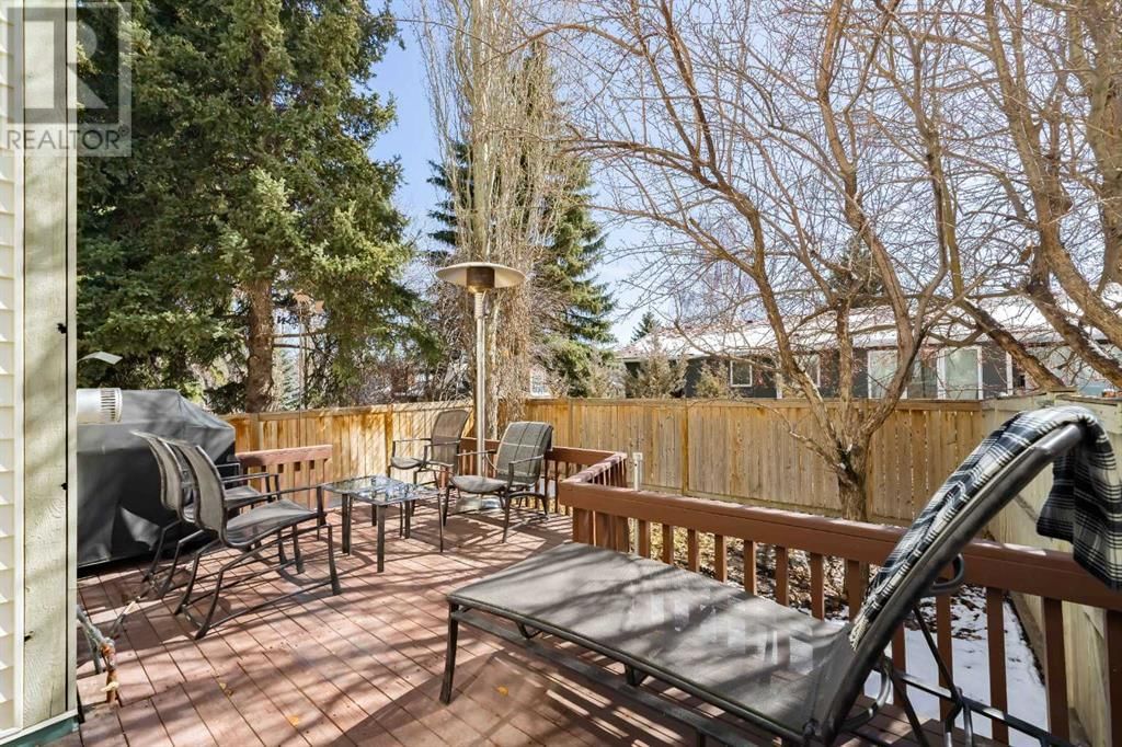 16 VARSITY ESTATES GARDENS NORTHWEST Image 6