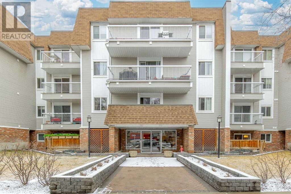 540 18 AVENUE SOUTHWEST Image 1