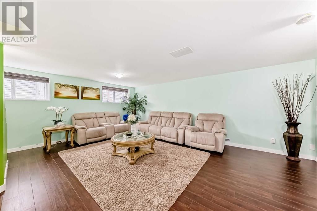 231 SADDLEMEAD ROAD NORTHEAST Image 27