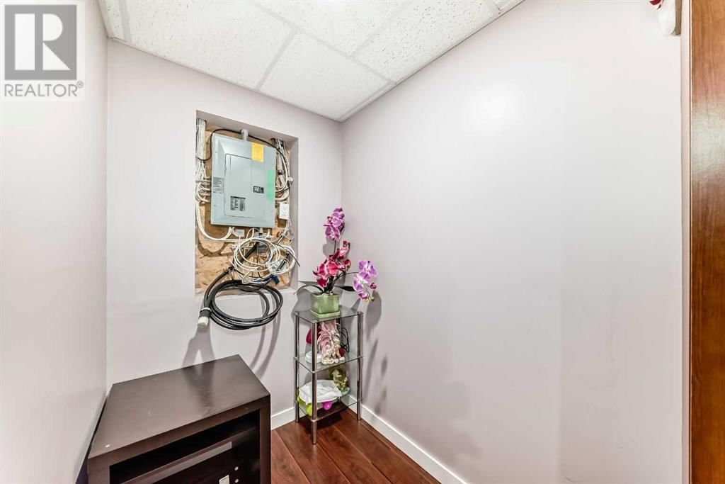 231 SADDLEMEAD ROAD NORTHEAST Image 34