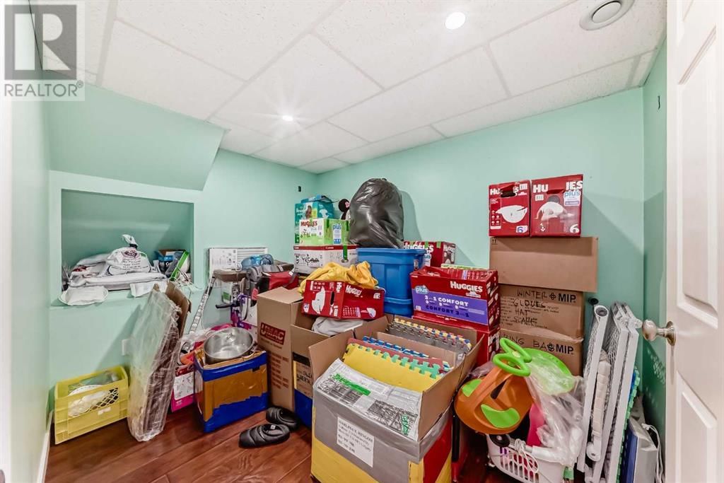 231 SADDLEMEAD ROAD NORTHEAST Image 35