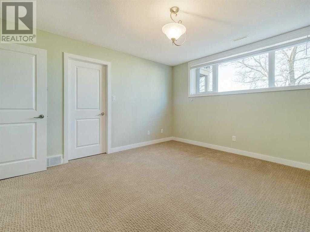 2804 23 STREET Image 43