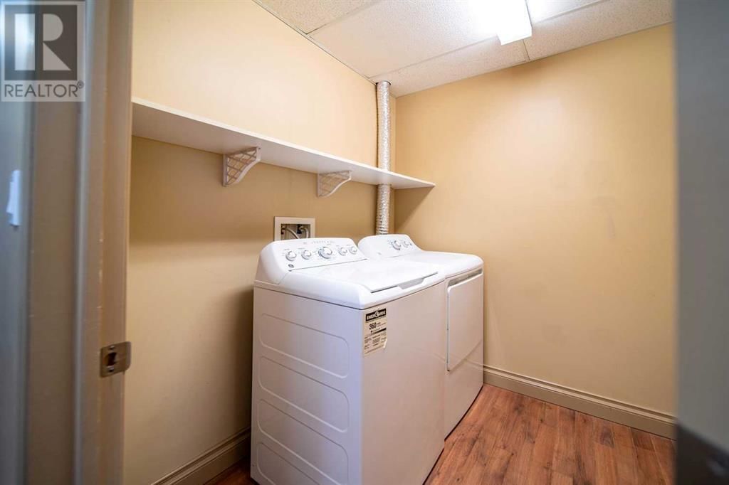 2609 11 AVENUE Image 23