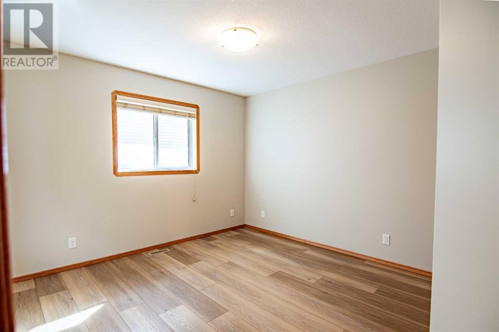 194 JASPAR CRESCENT Image 13