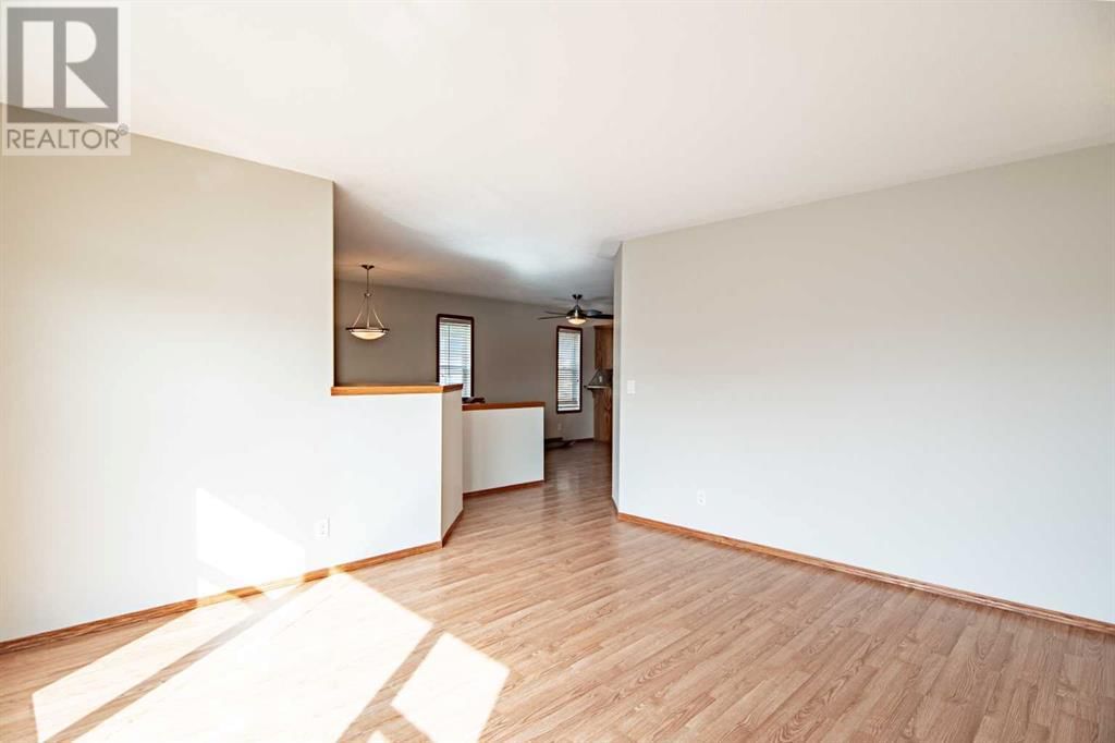 194 JASPAR CRESCENT Image 18