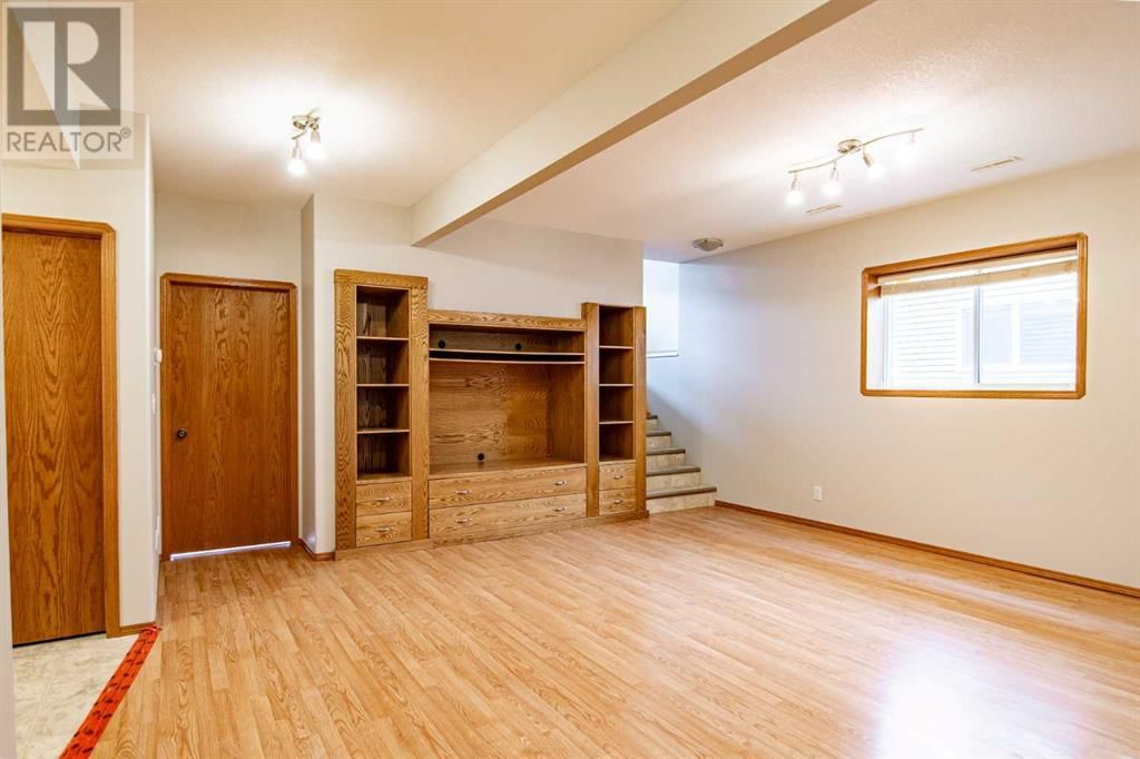194 JASPAR CRESCENT Image 45