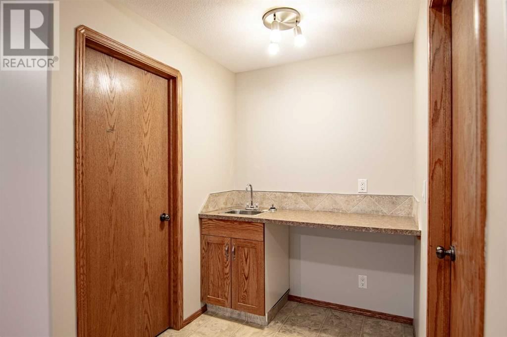 194 JASPAR CRESCENT Image 46