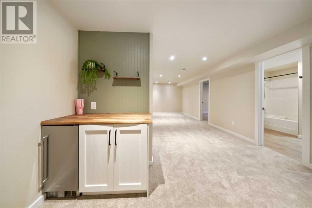 73 SELKIRK BOULEVARD Image 31
