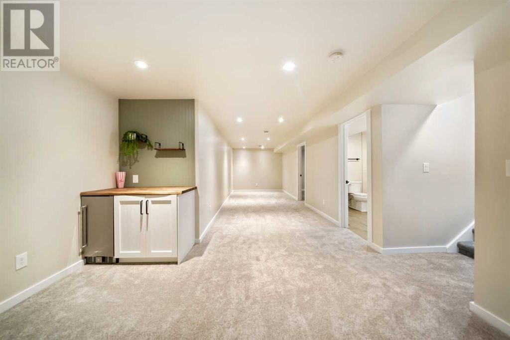 73 SELKIRK BOULEVARD Image 32