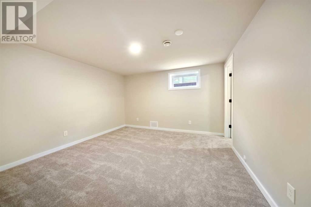 73 SELKIRK BOULEVARD Image 36