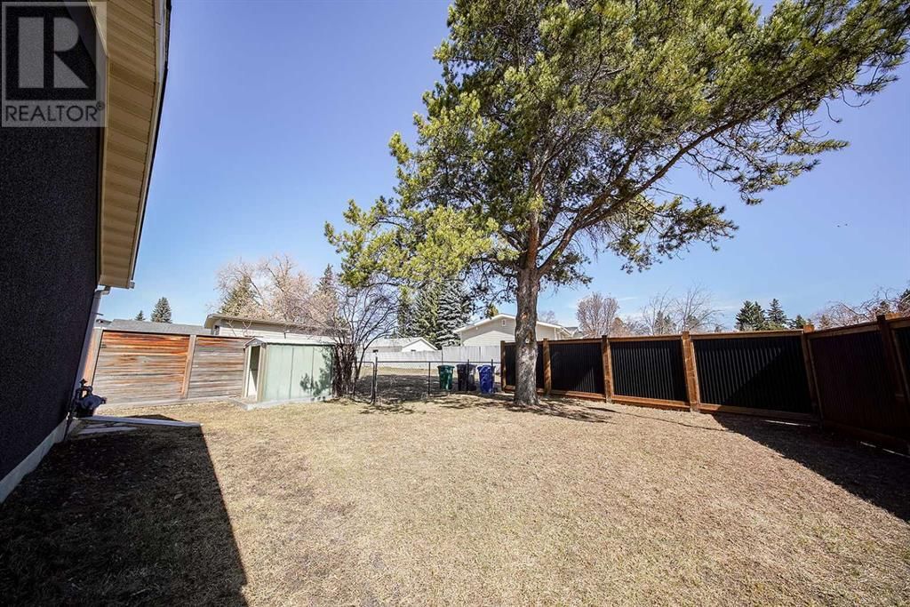 73 SELKIRK BOULEVARD Image 44