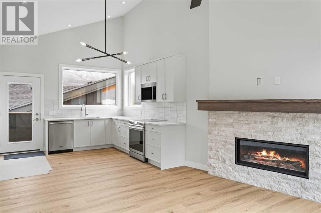 209 STEWART CREEK RISE Image 3