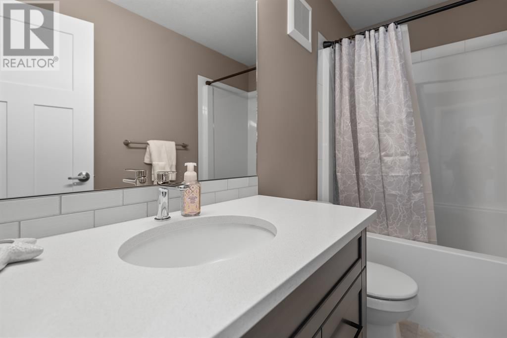 111 LIVINGSTON CLOSE Image 18