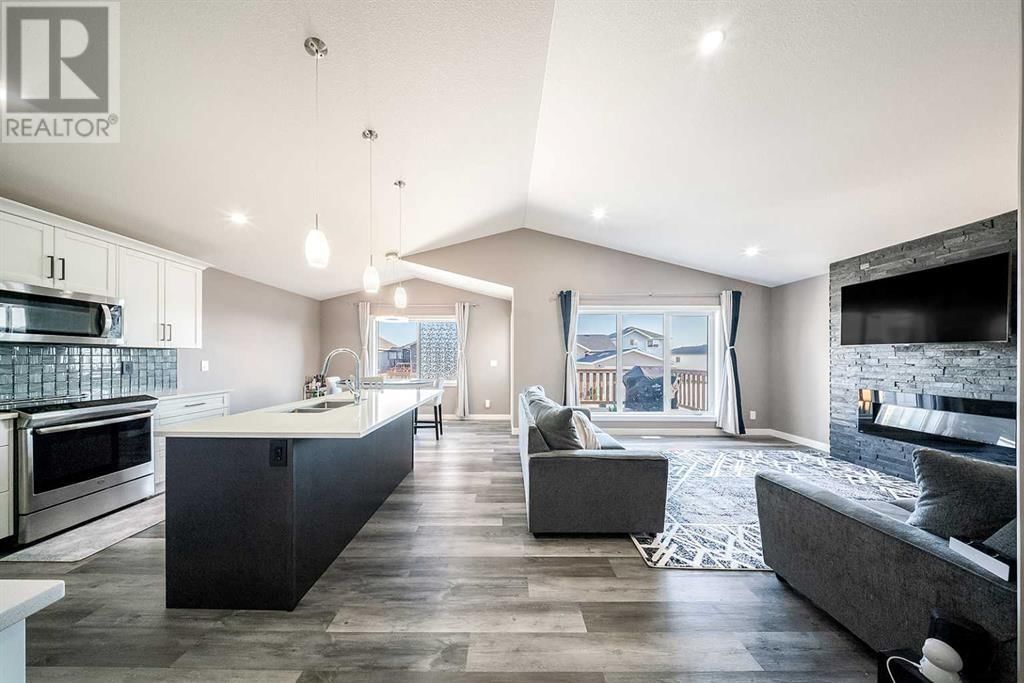 111 LIVINGSTON CLOSE Image 6