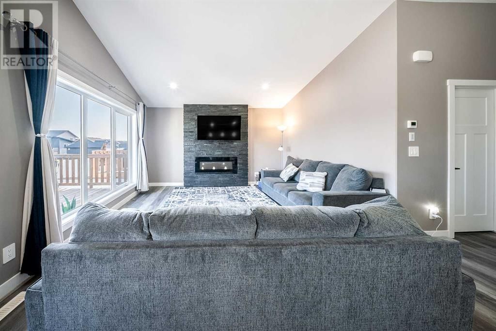111 LIVINGSTON CLOSE Image 9