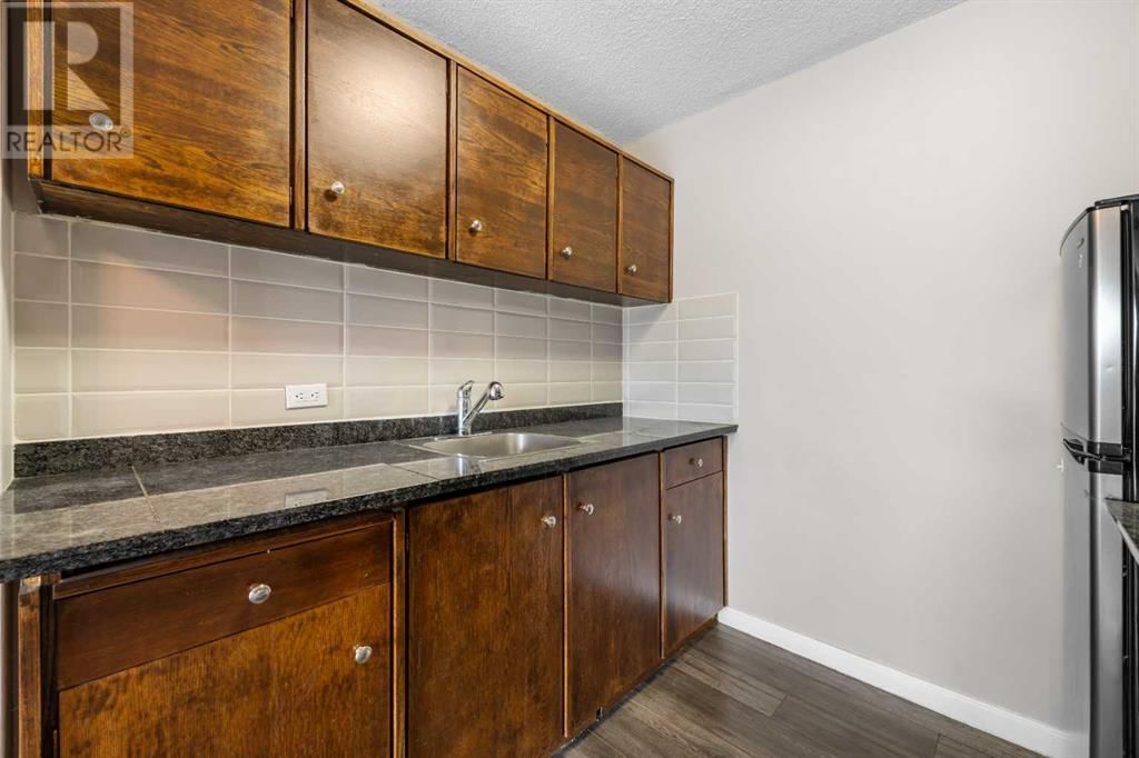 519 17 AVENUE SOUTHWEST Image 5