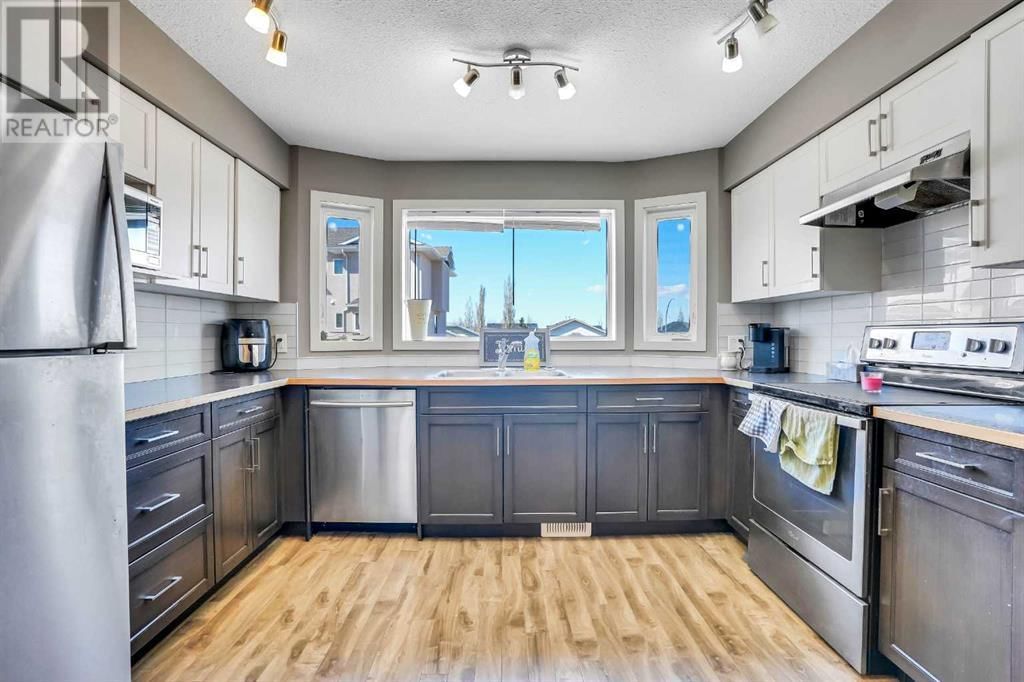 126 STRATHCONA CIRCLE Image 13